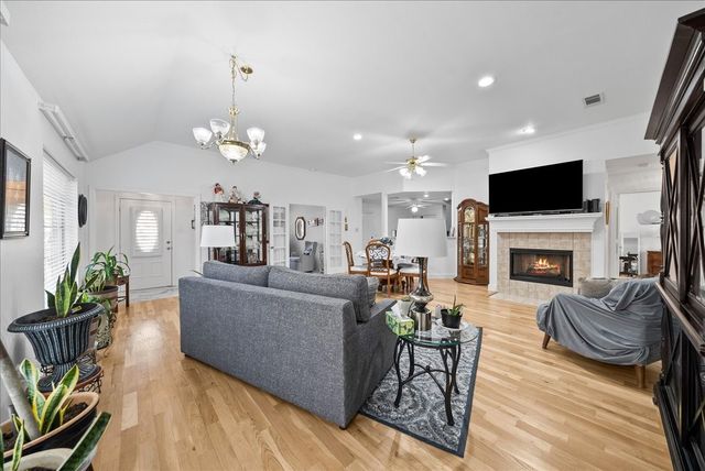 942 Cresthill Drive 20, Cedar Hill, TX 75104