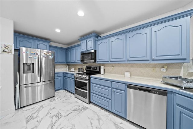 942 Cresthill Drive 20, Cedar Hill, TX 75104