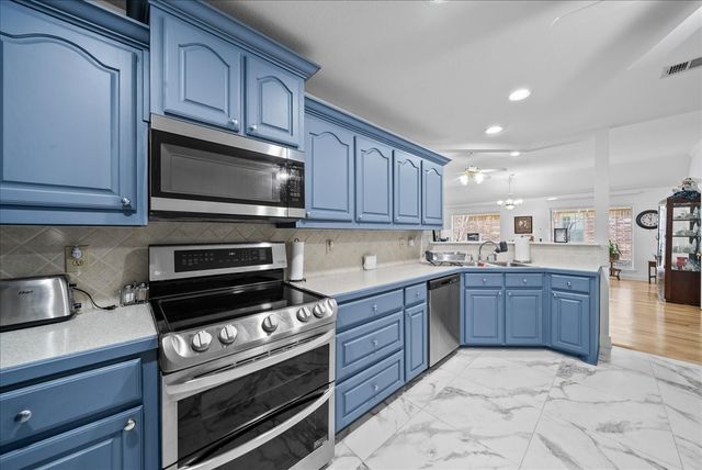 942 Cresthill Drive 20, Cedar Hill, TX 75104