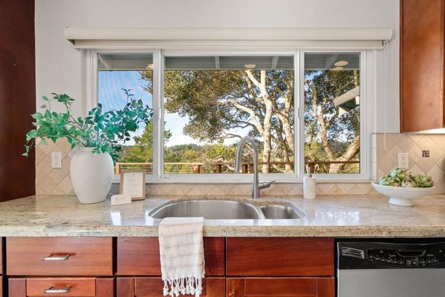 1044 Pleasant Valley Road, Aptos, CA 95003