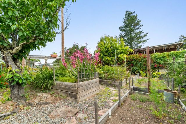 1044 Pleasant Valley Road, Aptos, CA 95003