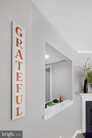 6576 MEDINAH LN, Alexandria, VA 22312