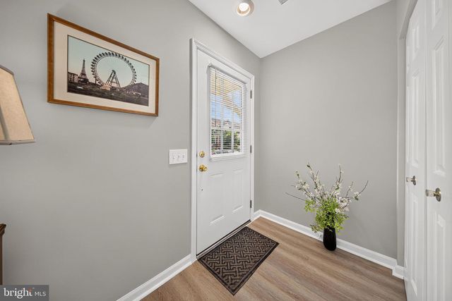 6576 MEDINAH LN, Alexandria, VA 22312