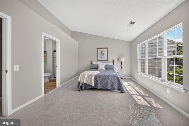 6576 MEDINAH LN, Alexandria, VA 22312