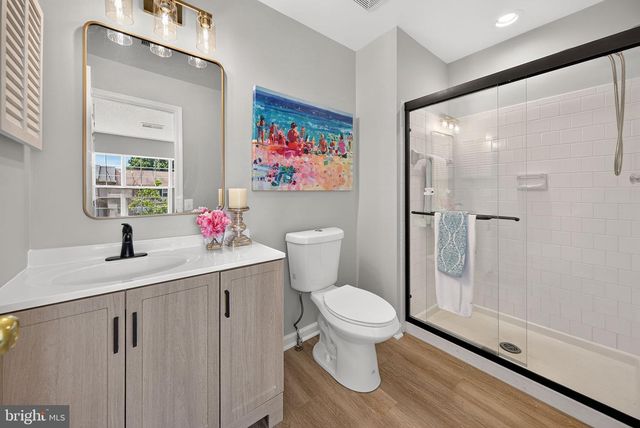 6576 MEDINAH LN, Alexandria, VA 22312