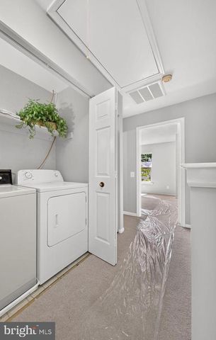 6576 MEDINAH LN, Alexandria, VA 22312