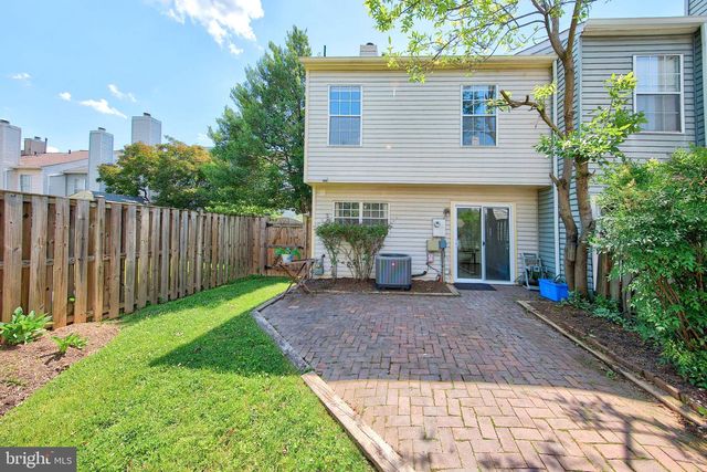 6576 MEDINAH LN, Alexandria, VA 22312