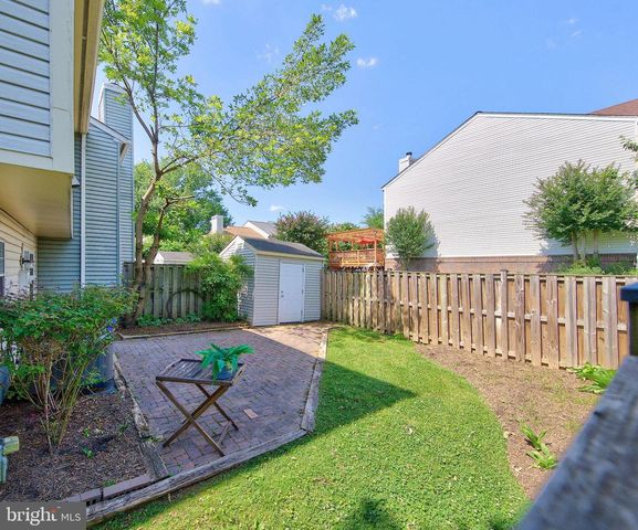 6576 MEDINAH LN, Alexandria, VA 22312