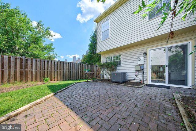 6576 MEDINAH LN, Alexandria, VA 22312