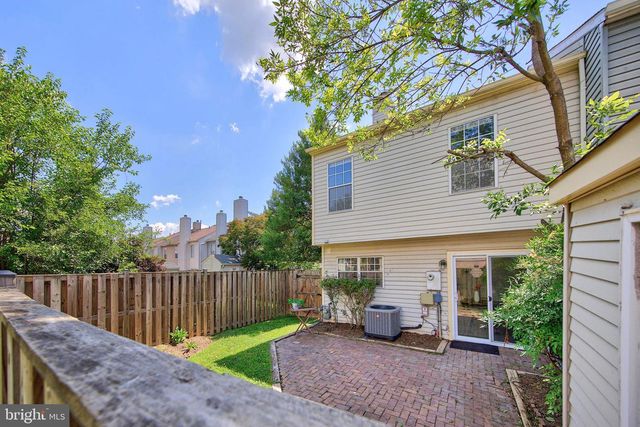 6576 MEDINAH LN, Alexandria, VA 22312