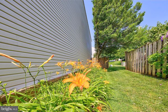 6576 MEDINAH LN, Alexandria, VA 22312