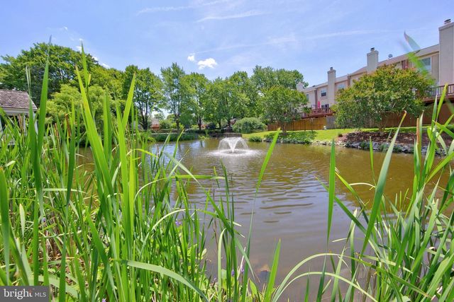 6576 MEDINAH LN, Alexandria, VA 22312