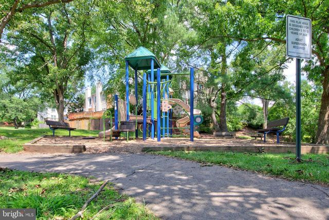 6576 MEDINAH LN, Alexandria, VA 22312