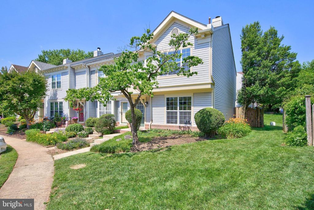 6576 MEDINAH LN, Alexandria, VA 22312
