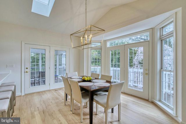 1702 S ARLINGTON RIDGE RD, Arlington, VA 22202
