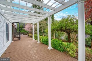 1702 S ARLINGTON RIDGE RD, Arlington, VA 22202