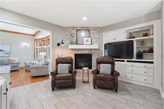 579 N Winnebago Drive, Lake Winnebago, MO 64034