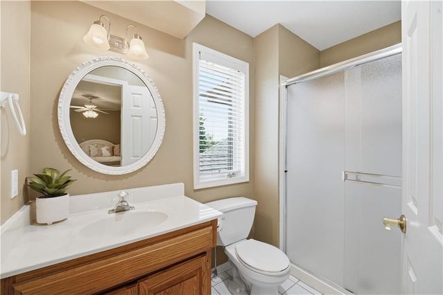 579 N Winnebago Drive, Lake Winnebago, MO 64034