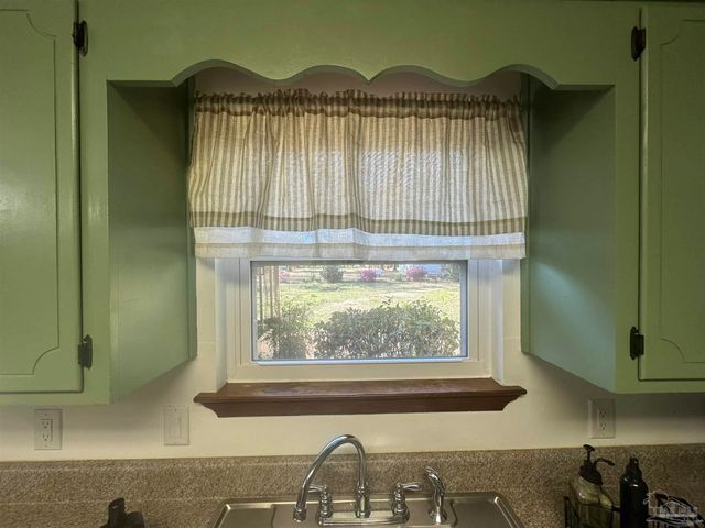 5057 Babb Ln, Pace, FL 32571