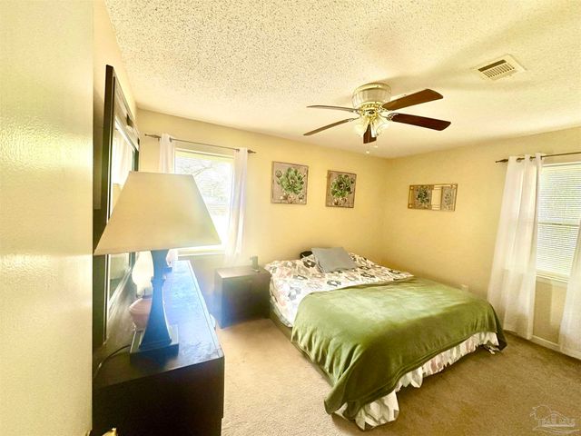 5057 Babb Ln, Pace, FL 32571