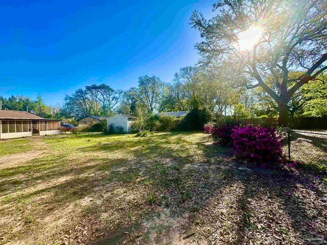 5057 Babb Ln, Pace, FL 32571