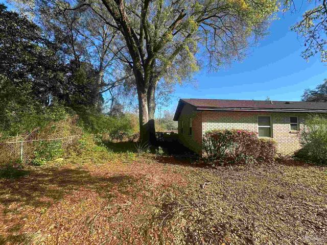 5057 Babb Ln, Pace, FL 32571