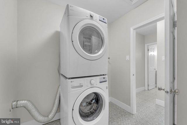15 W KENNEDY DR, Clementon, NJ 08021