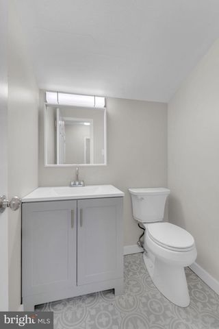 15 W KENNEDY DR, Clementon, NJ 08021