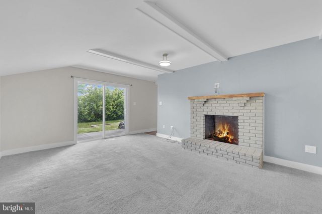 15 W KENNEDY DR, Clementon, NJ 08021
