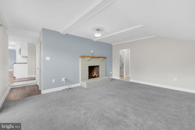 15 W KENNEDY DR, Clementon, NJ 08021