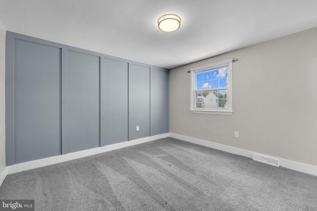 15 W KENNEDY DR, Clementon, NJ 08021