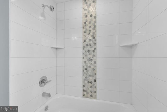 15 W KENNEDY DR, Clementon, NJ 08021