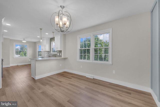 15 W KENNEDY DR, Clementon, NJ 08021