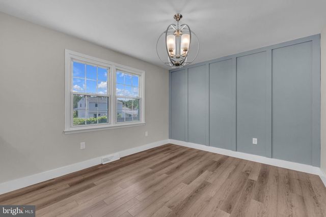 15 W KENNEDY DR, Clementon, NJ 08021
