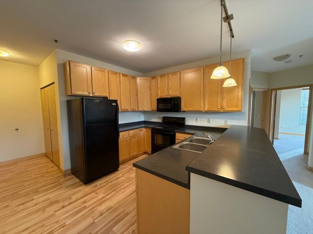2900 University Ave SouthEast 402, Minneapolis, MN 55414