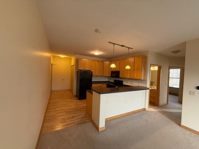 2900 University Ave SouthEast 402, Minneapolis, MN 55414