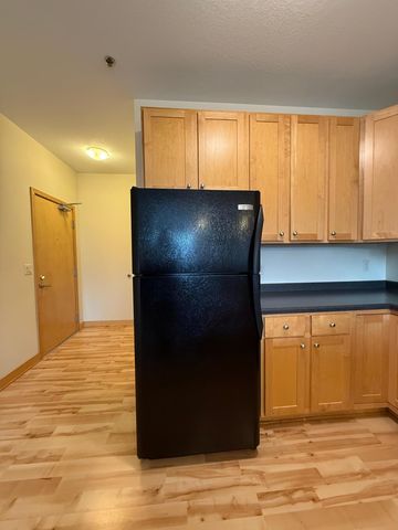 2900 University Ave SouthEast 402, Minneapolis, MN 55414