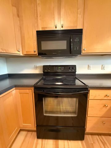 2900 University Ave SouthEast 402, Minneapolis, MN 55414