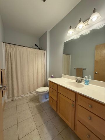 2900 University Ave SouthEast 402, Minneapolis, MN 55414