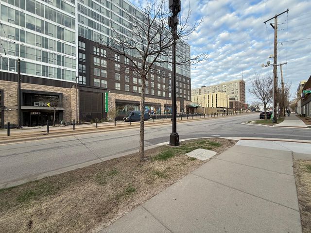 2900 University Ave SouthEast 402, Minneapolis, MN 55414