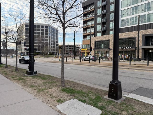 2900 University Ave SouthEast 402, Minneapolis, MN 55414
