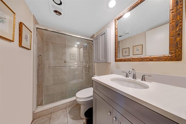 3930 Oaks Clubhouse Drive 105, Pompano Beach, FL 33069