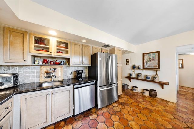 3930 Oaks Clubhouse Drive 105, Pompano Beach, FL 33069