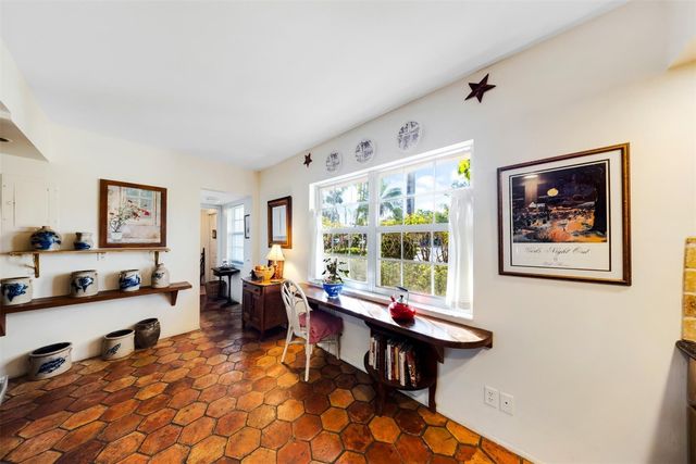 3930 Oaks Clubhouse Drive 105, Pompano Beach, FL 33069