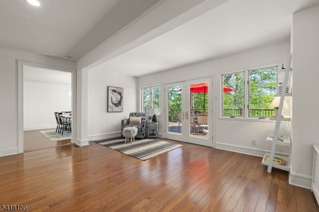 372 Wyoming Ave, Millburn Twp., NJ 07041