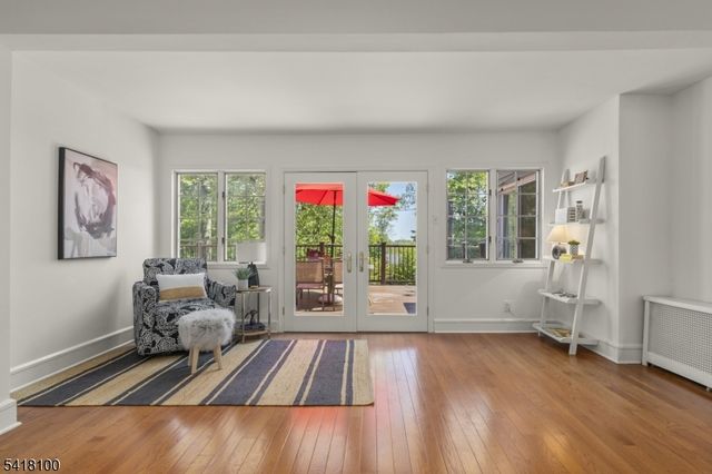 372 Wyoming Ave, Millburn Twp., NJ 07041