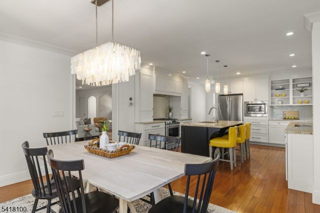 372 Wyoming Ave, Millburn Twp., NJ 07041