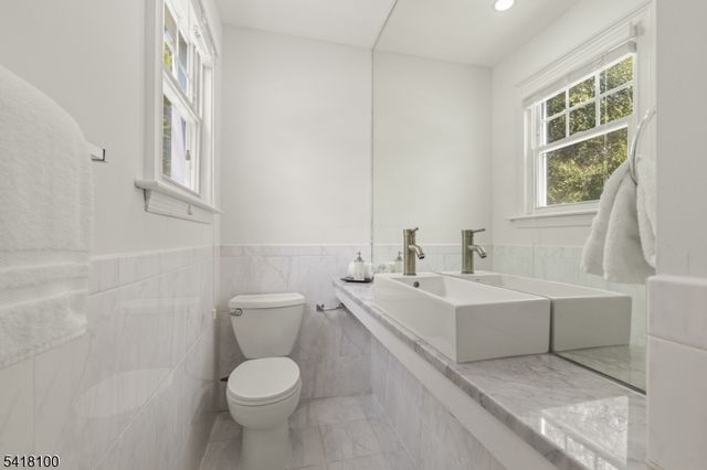 372 Wyoming Ave, Millburn Twp., NJ 07041