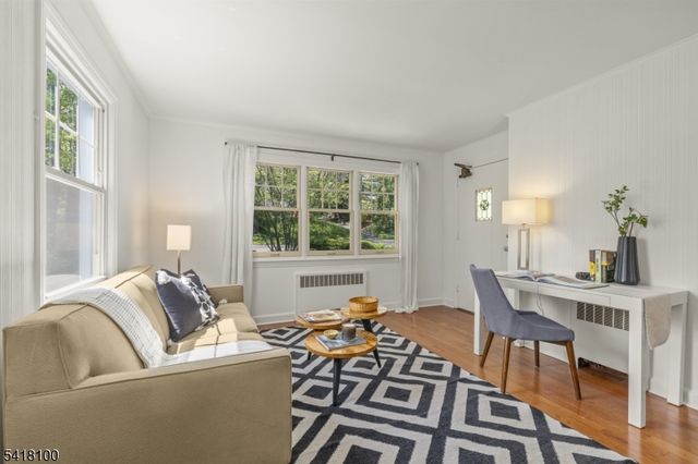 372 Wyoming Ave, Millburn Twp., NJ 07041