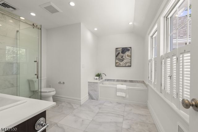 372 Wyoming Ave, Millburn Twp., NJ 07041